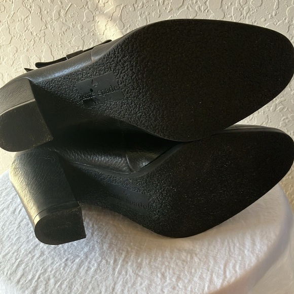 Kate Spade: Black Pebbled Leather Mannie Bow boots- 8.5 - Picture 13 of 16